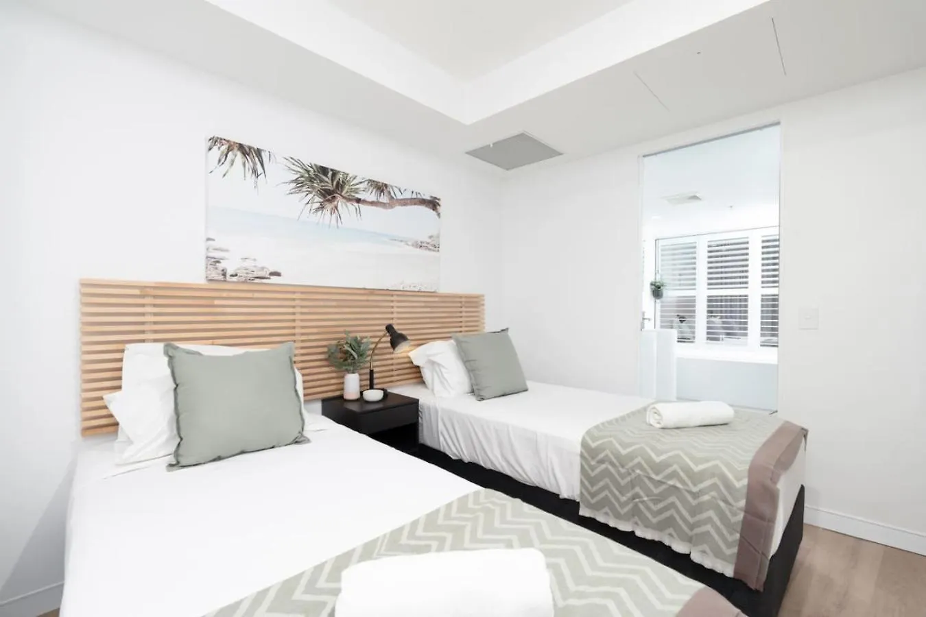 Oracle 2 - Central 2B In Broadbeach With Views Gold Coast