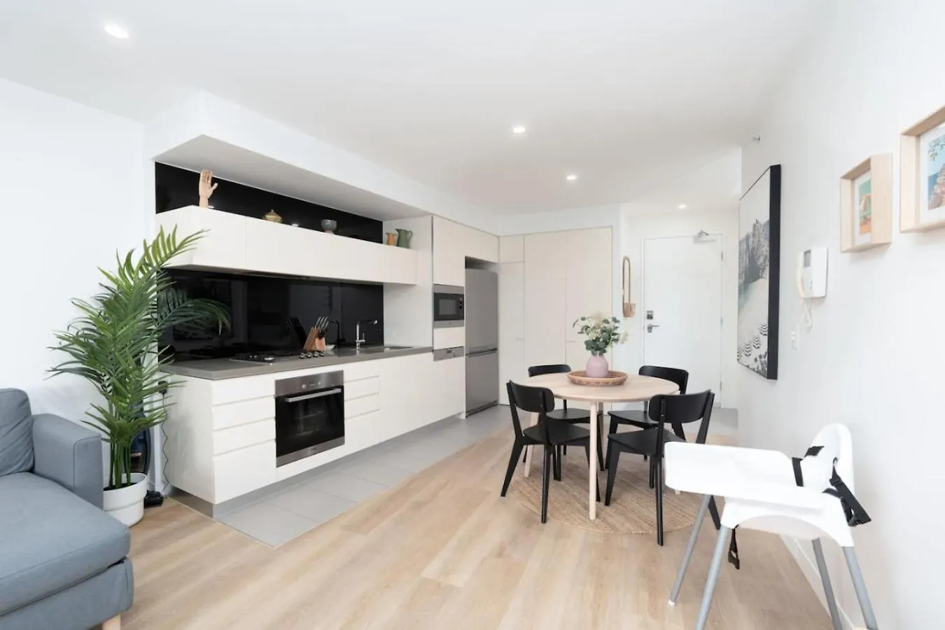 Oracle 2 - Central 2B In Broadbeach With Views Gold Coast