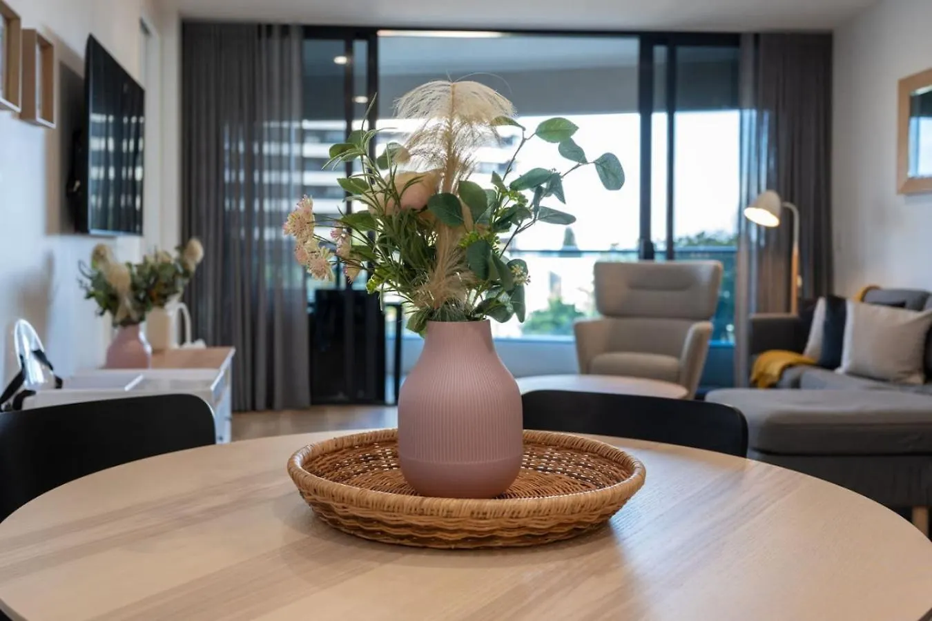 Oracle 2 - Central 2B In Broadbeach With Views Gold Coast Apartment